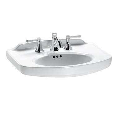 Toto Lt642 8 01 Dartmouth 24 1 4 Pedestal Sink Top Only With Three Holes