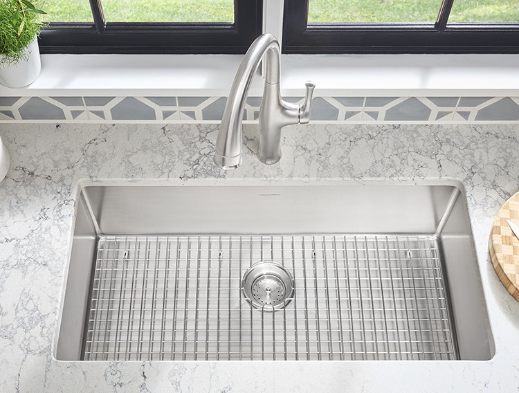 A perfectly fitted sink grid will cover the entire bottom surface.